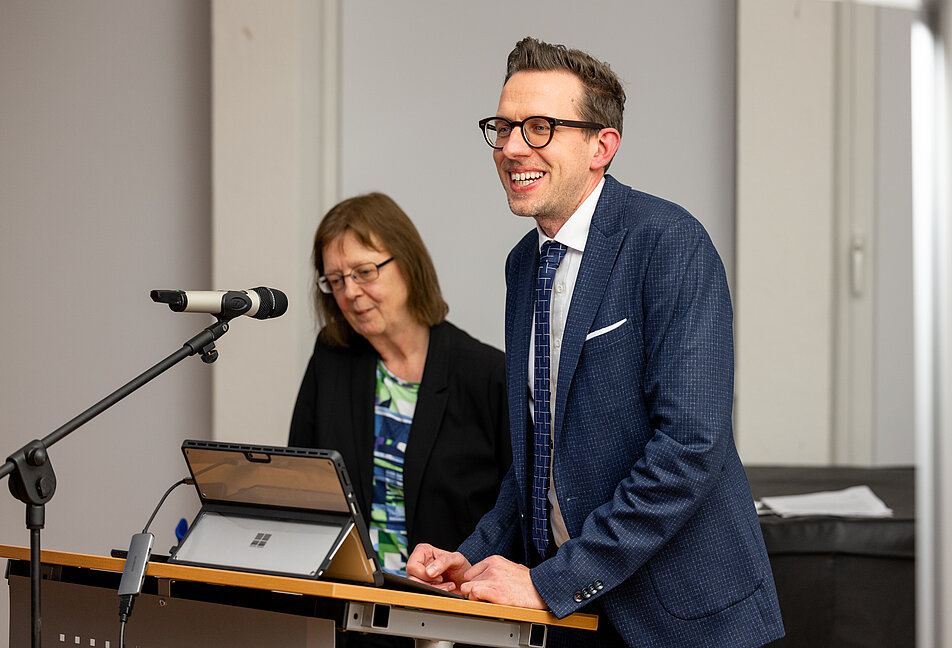 Prof. Dr. Marie-Theres Wacker, Dipl.-Theol. Ludger Hiepel M.A. © Foto: Peter Leßmann