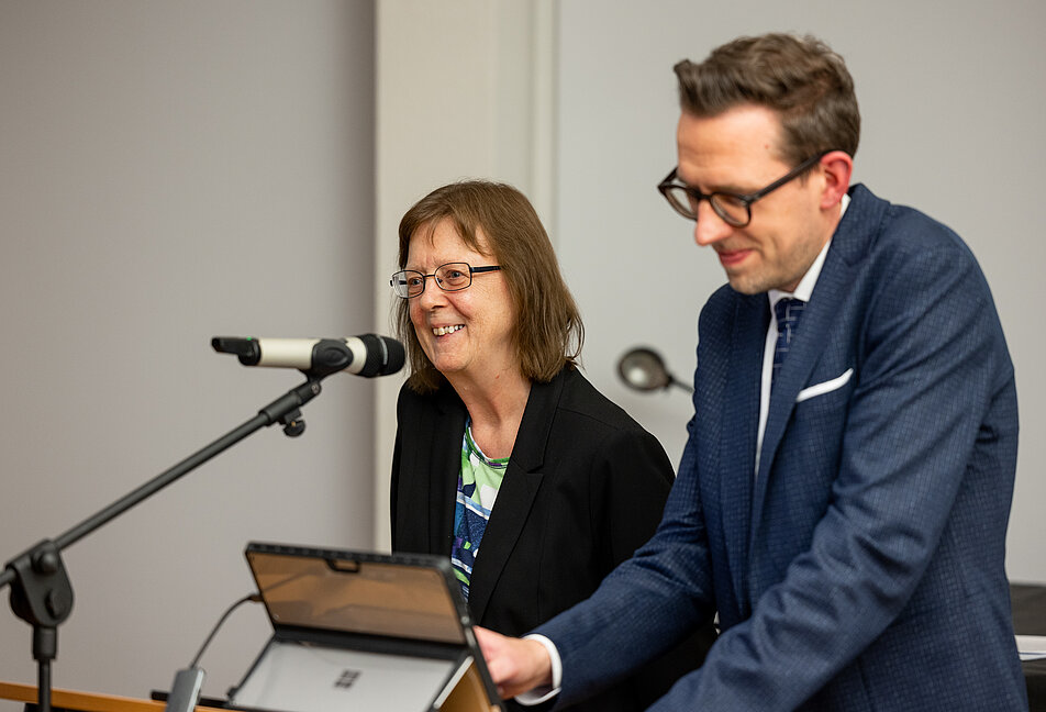 Prof. Dr. Marie-Theres Wacker, Dipl.-Theol. Ludger Hiepel M.A. © Foto: Peter Leßmann